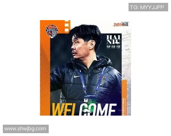 从球场到教练席 足球明星转型教练的传奇之路